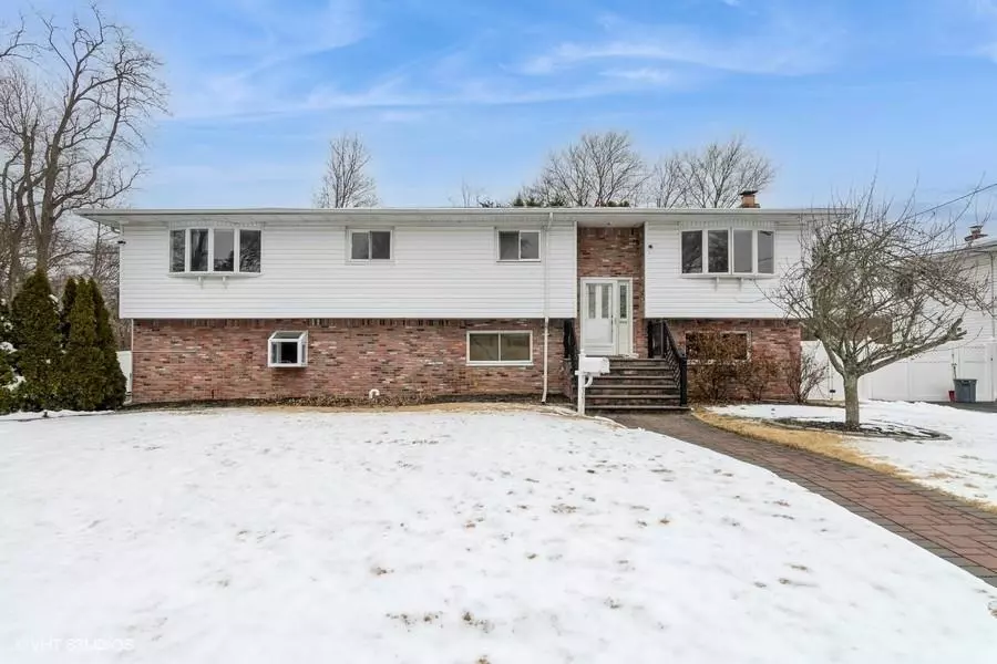 Babylon, NY 11703,303 Alfred ST