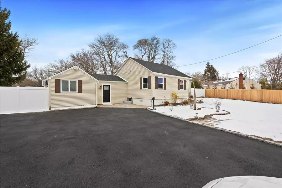 251 Old Country RD, Deer Park, NY 11729