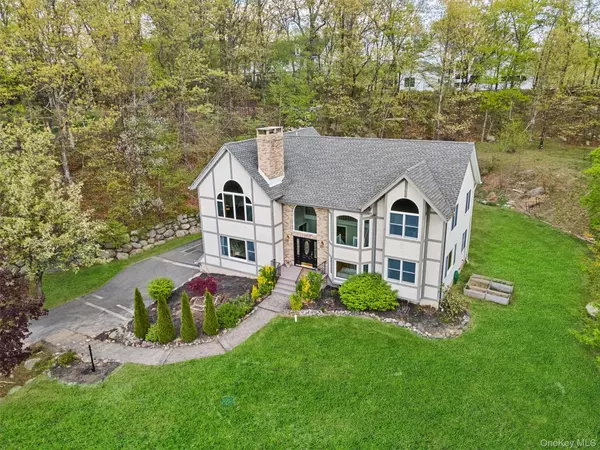 Tuxedo Park, NY 10987,24 Table Rock RD