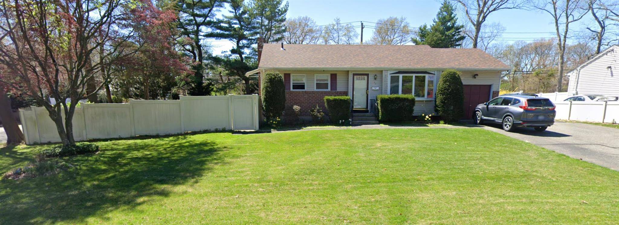 42 Crocus LN, Commack, NY 11725