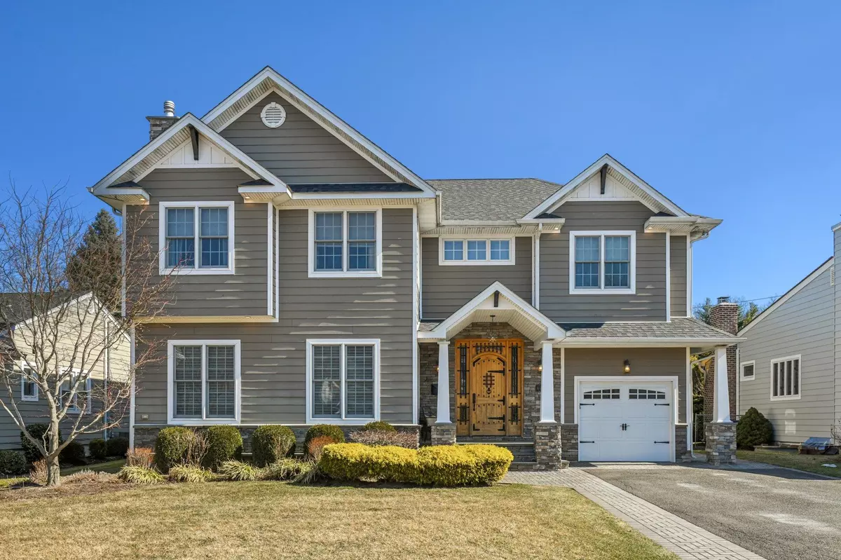 Garden City, NY 11530,205 Weyford TER