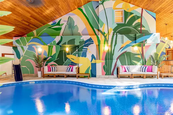 Pleasant Valley, NY 12569,37 Patricia DR