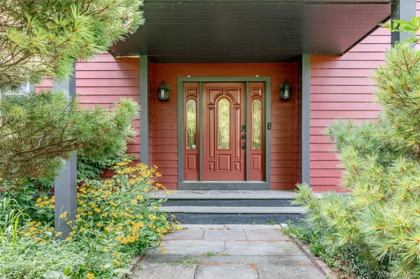 Pleasant Valley, NY 12569,37 Patricia DR