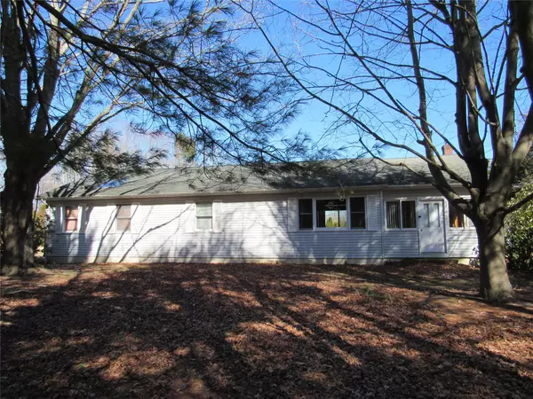 166 Manor LN, Jamesport, NY 11947