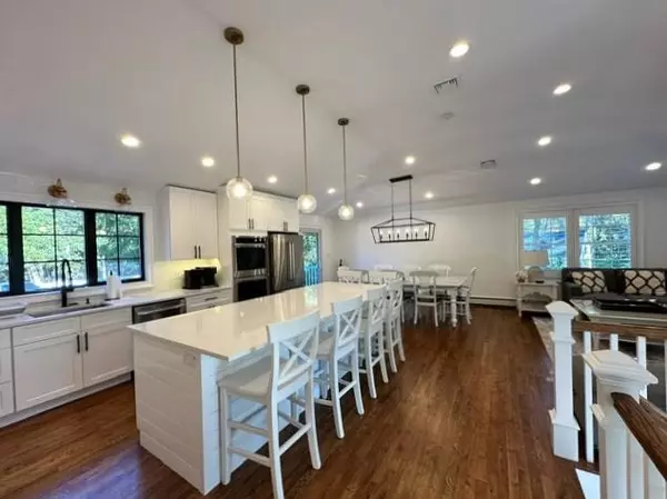 East Quogue, NY 11942,44 Eisenhower RD