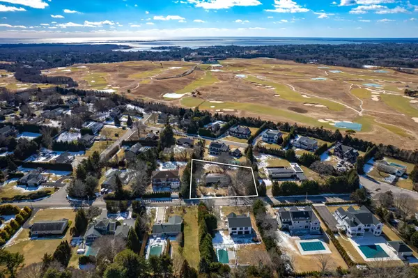 45 Country Club DR, Southampton, NY 11968