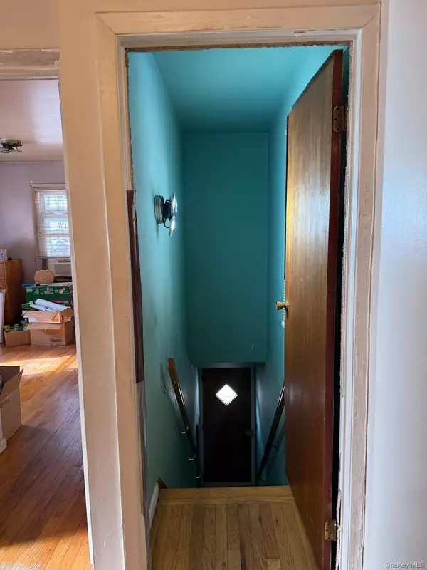 Yonkers, NY 10710,94 Patmore AVE