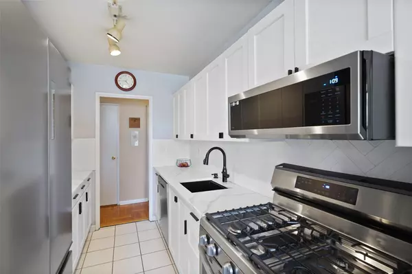 Larchmont, NY 10538,1299 Palmer AVE #312