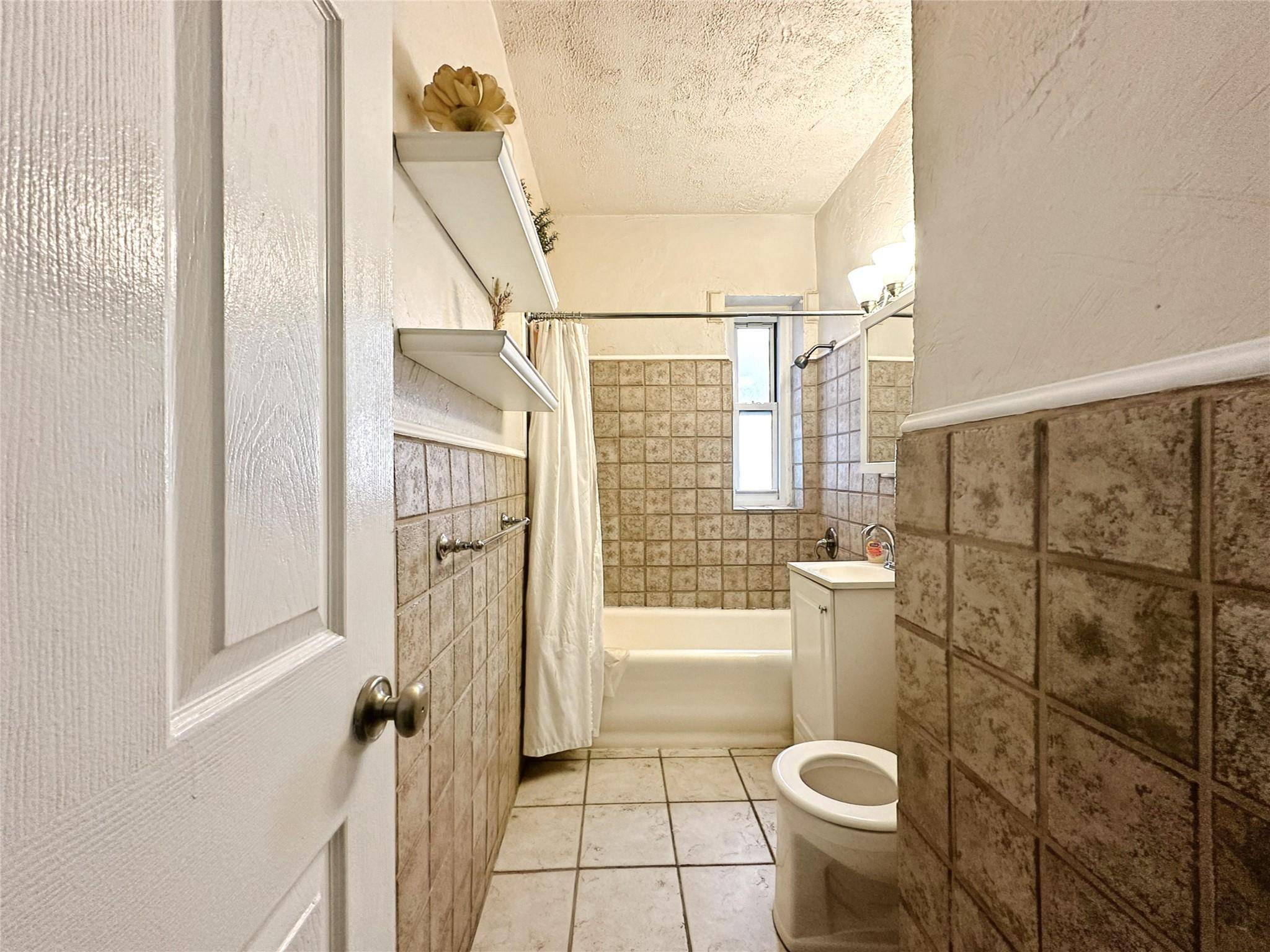 Mount Vernon, NY 10552,60 W Broad St #2M