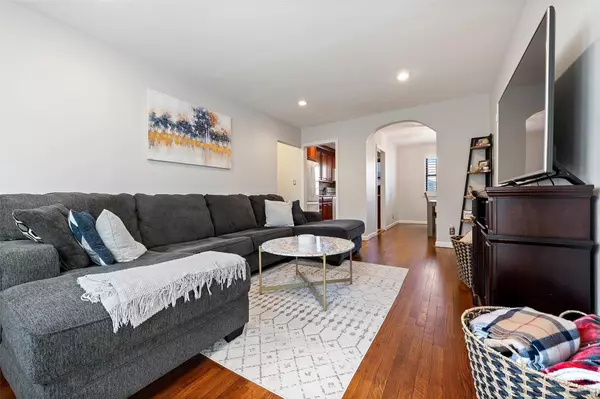 244-01 61st AVE #Lower, Douglaston, NY 11362