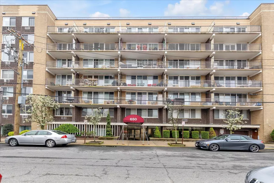 650 Shore RD #5N, Long Beach, NY 11561
