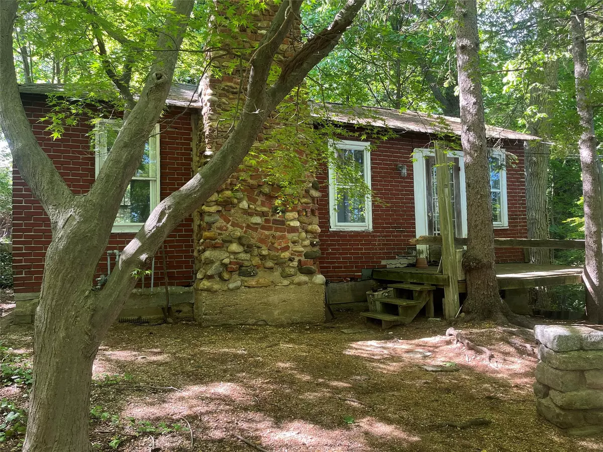 Sea Cliff, NY 11579,94 Carpenter AVE