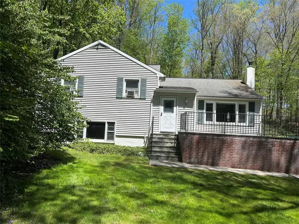 9 Grandview DR, Pleasantville, NY 10570