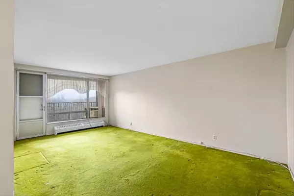Glendale, NY 11385,90-50 Union TPKE #11L