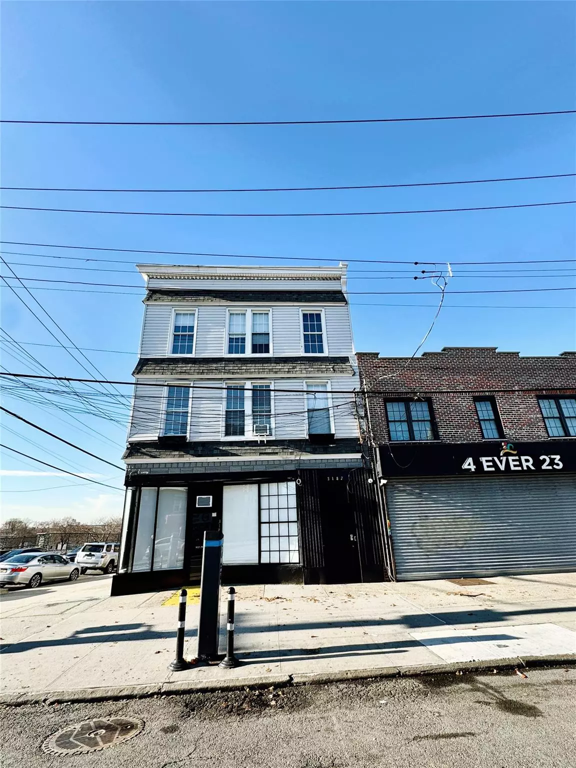 Bronx, NY 10704,3182 E Tremont AVE