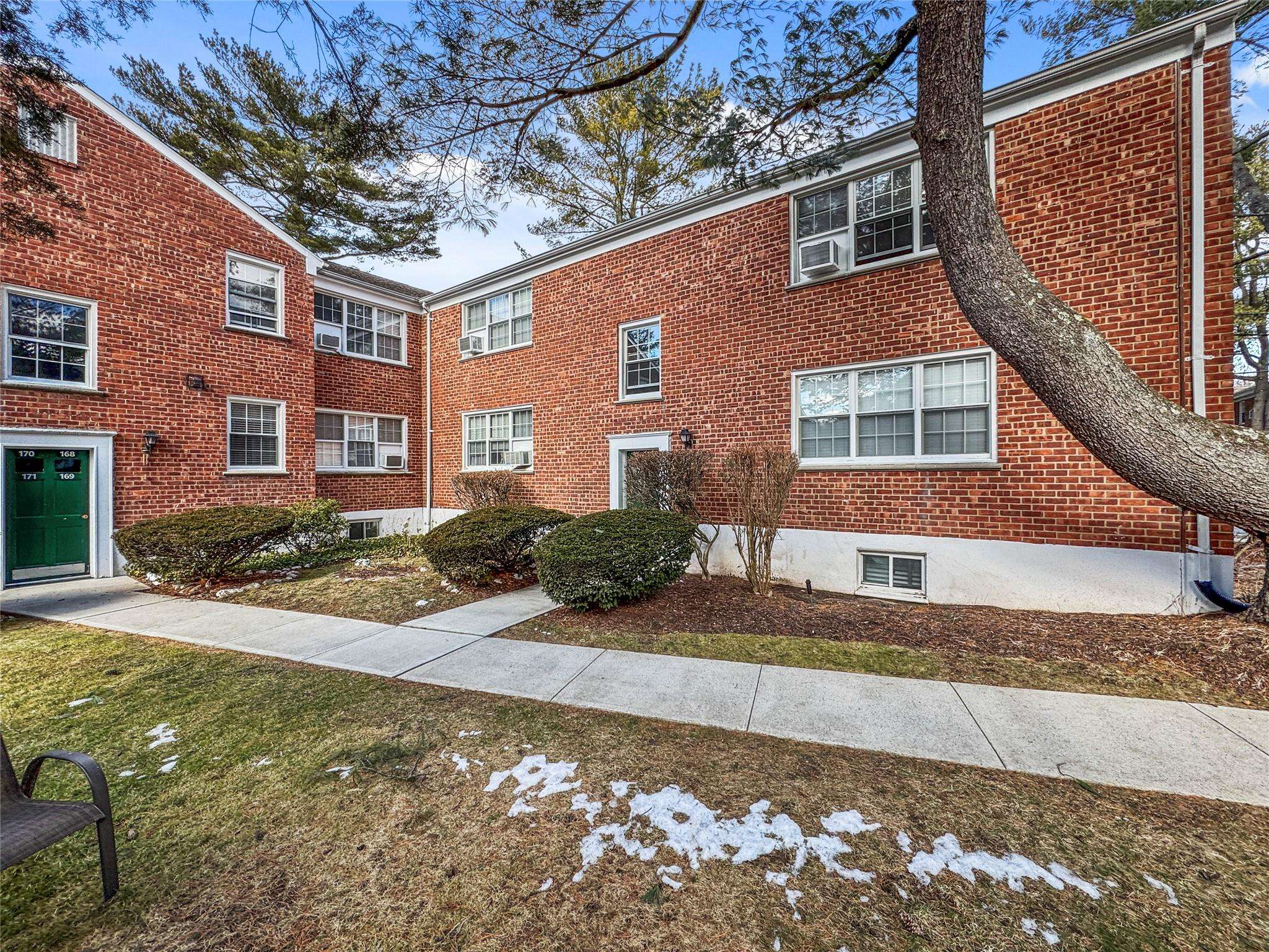 Hartsdale, NY 10530,23 Fieldstone RD #164