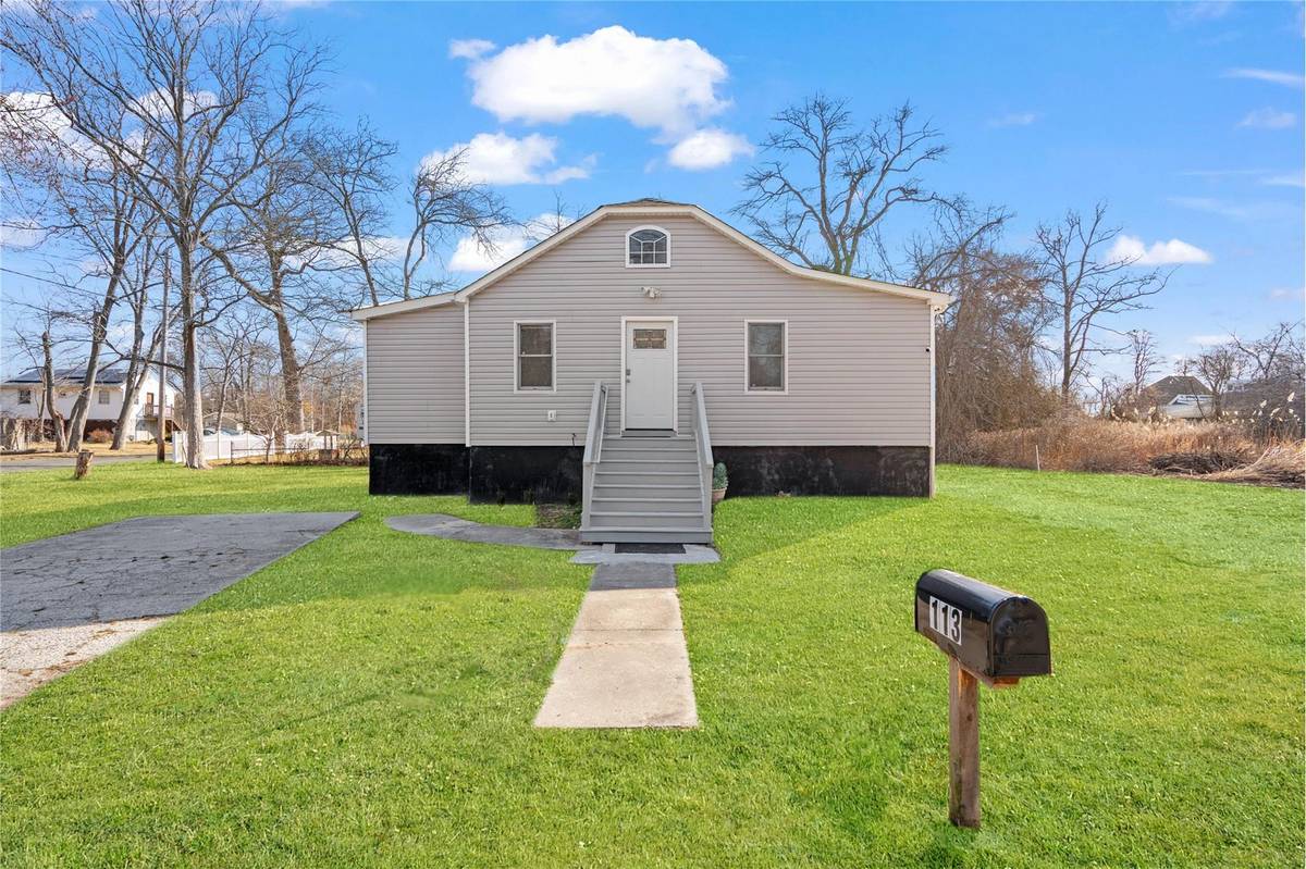 Mastic Beach, NY 11951,113 McKinley DR