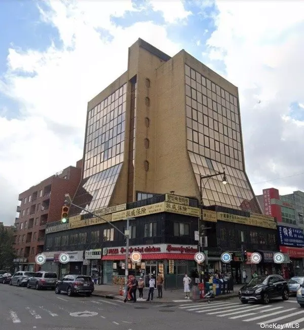 36-09 Main ST #10A, Flushing, NY 11354