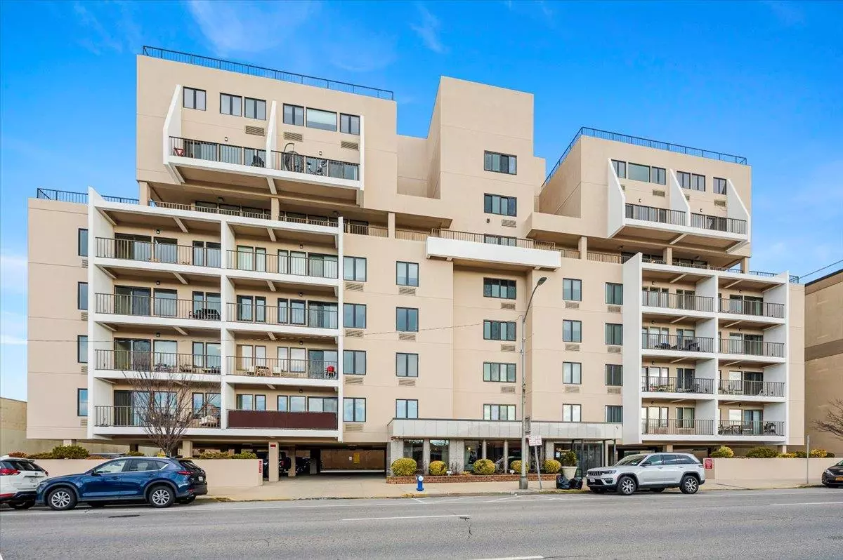 Long Beach, NY 11561,235 W Park AVE #605