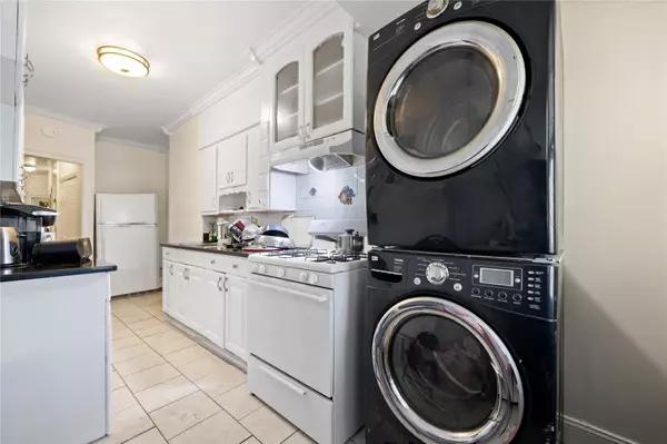 Woodhaven, NY 11421,92-13 91st AVE