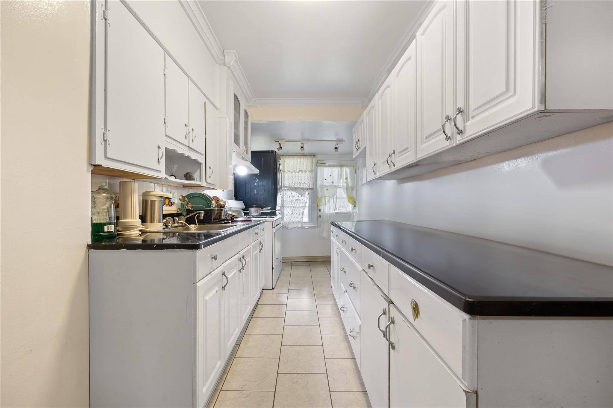 Woodhaven, NY 11421,92-13 91st AVE