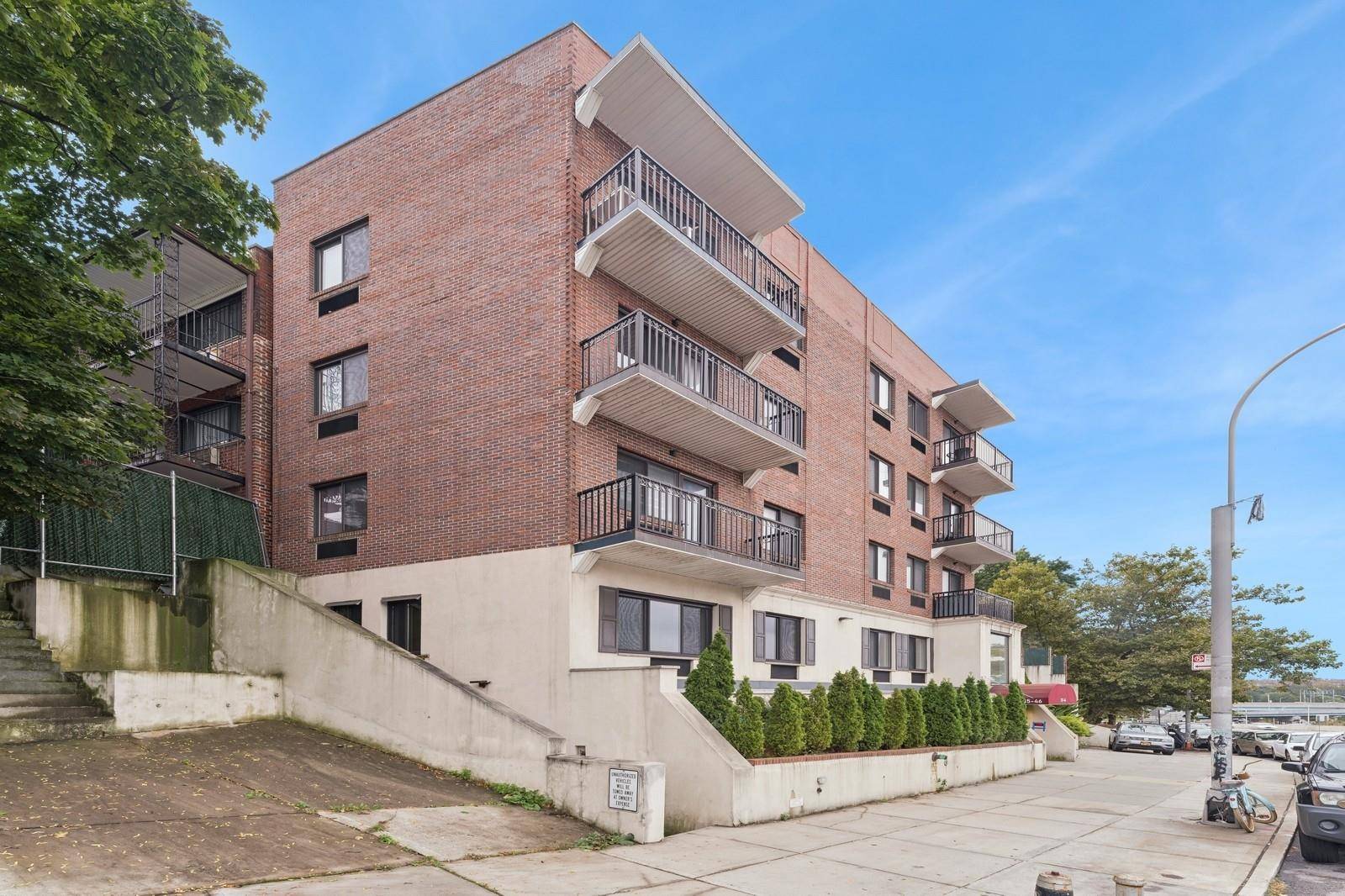 135-46 Grand Central Parkway #4A, Briarwood, NY 11435