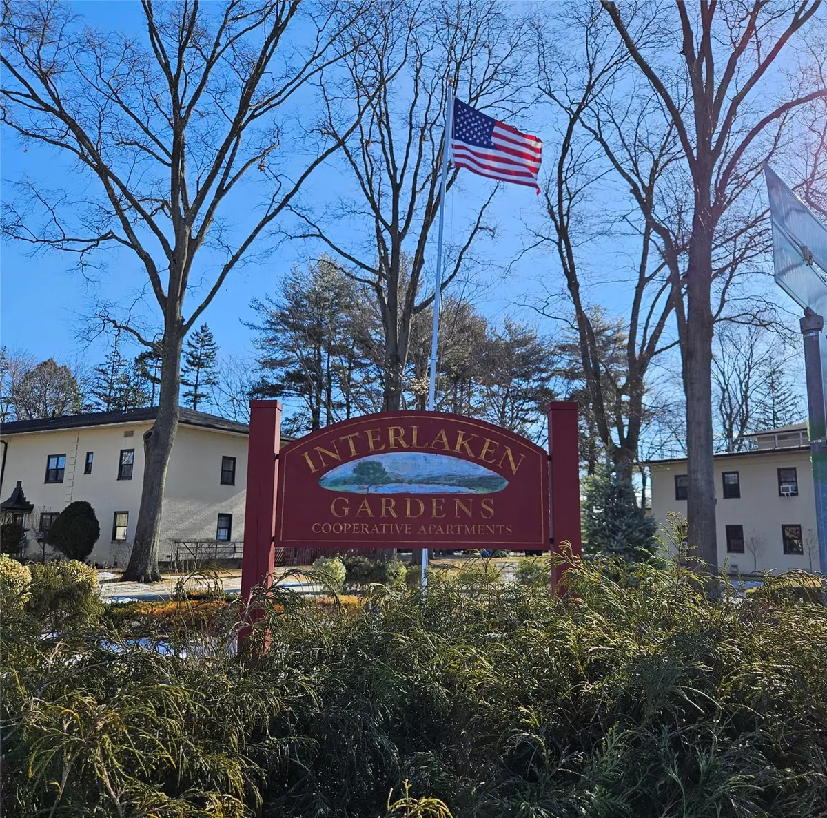 Eastchester, NY 10709,50 Manchester RD #2R
