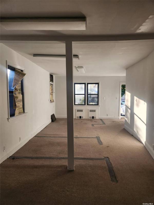 Flushing, NY 11354,29-09 Union ST #1 FL