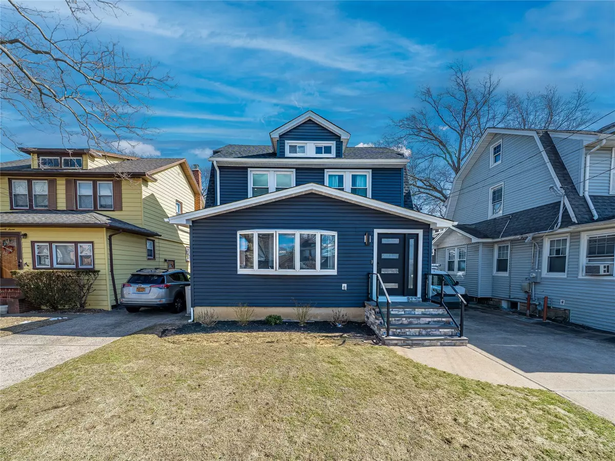 Valley Stream, NY 11580,73 Emerson PL