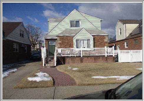 127 Locustwood BLVD, Elmont, NY 11003