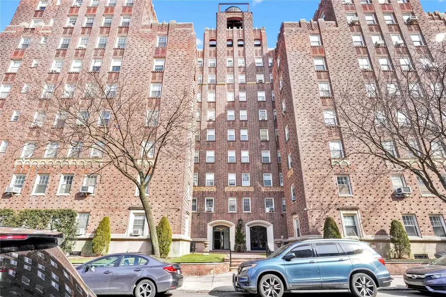 73-37 Austin ST #2E, Forest Hills, NY 11375