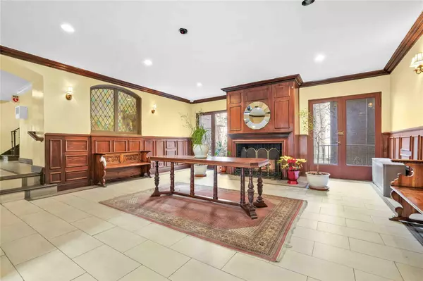 Forest Hills, NY 11375,73-37 Austin ST #2E