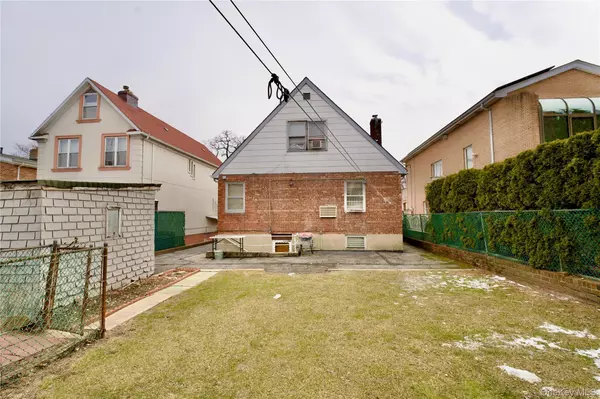East Elmhurst, NY 11370,20-50 Hazen ST