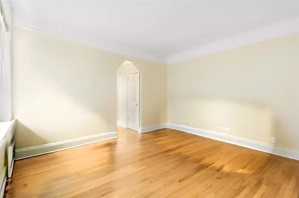 Mount Vernon, NY 10552,663 Locust ST #4A