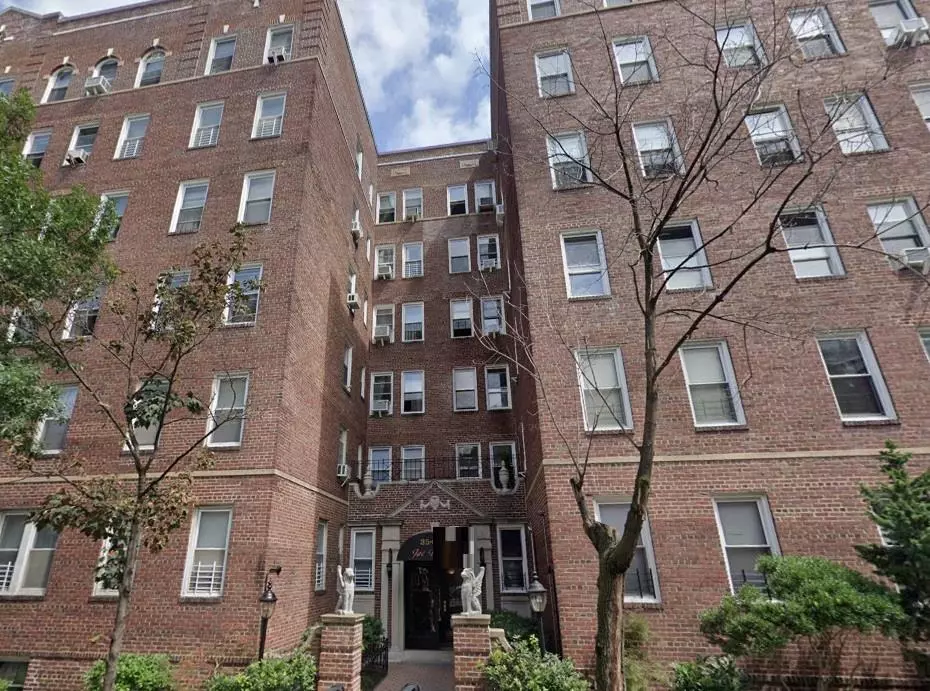 Jackson Heights, NY 11372,35-05 72 ST #2C