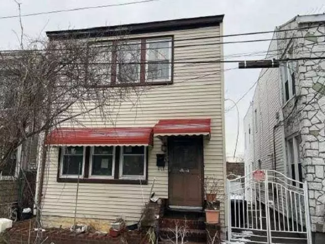 13037 92nd AVE, Richmond Hill, NY 11418