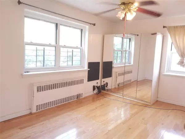 Forest Hills, NY 11375,111-16 66th AVE #3C