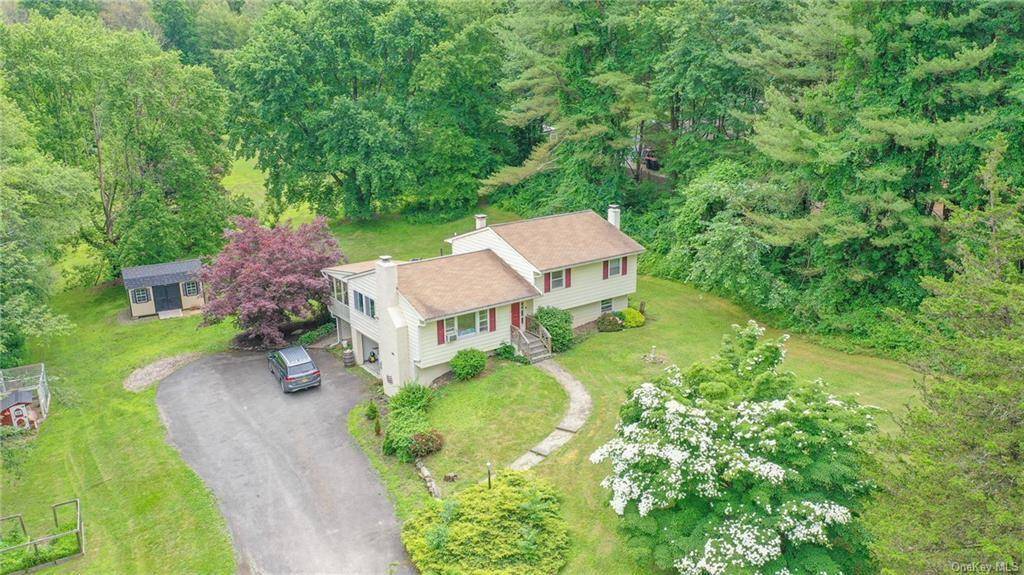 112 Yantz RD,  Red Hook,  NY 12571