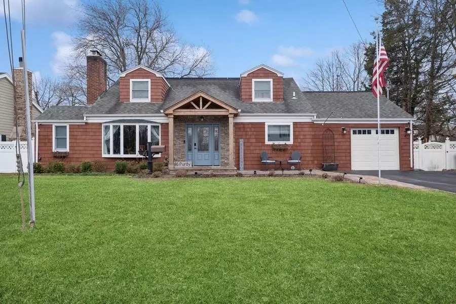 46 Purdy LN, Amityville, NY 11701
