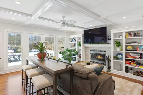 Eastport, NY 11941,59 N BAY AVE