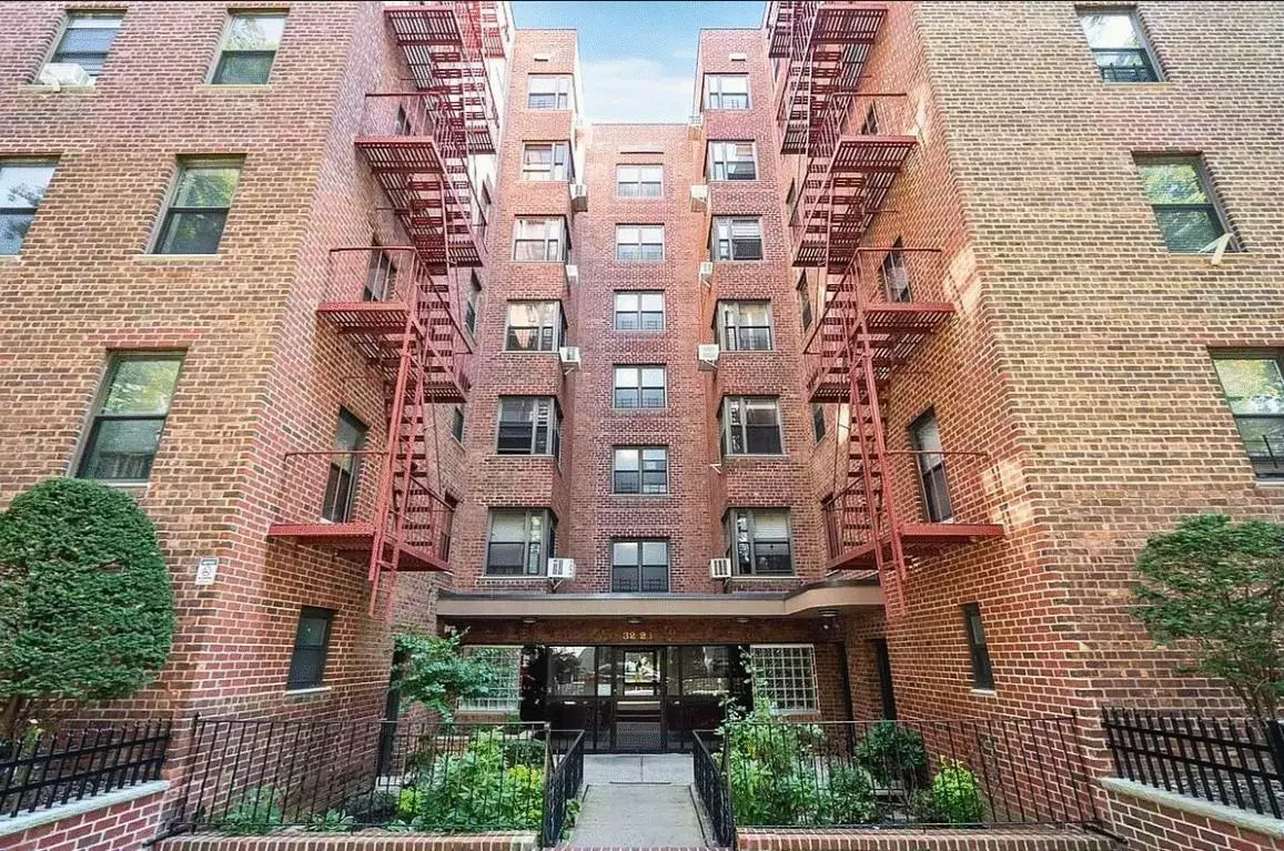 Jackson Heights, NY 11369,32-23 88 St #D405