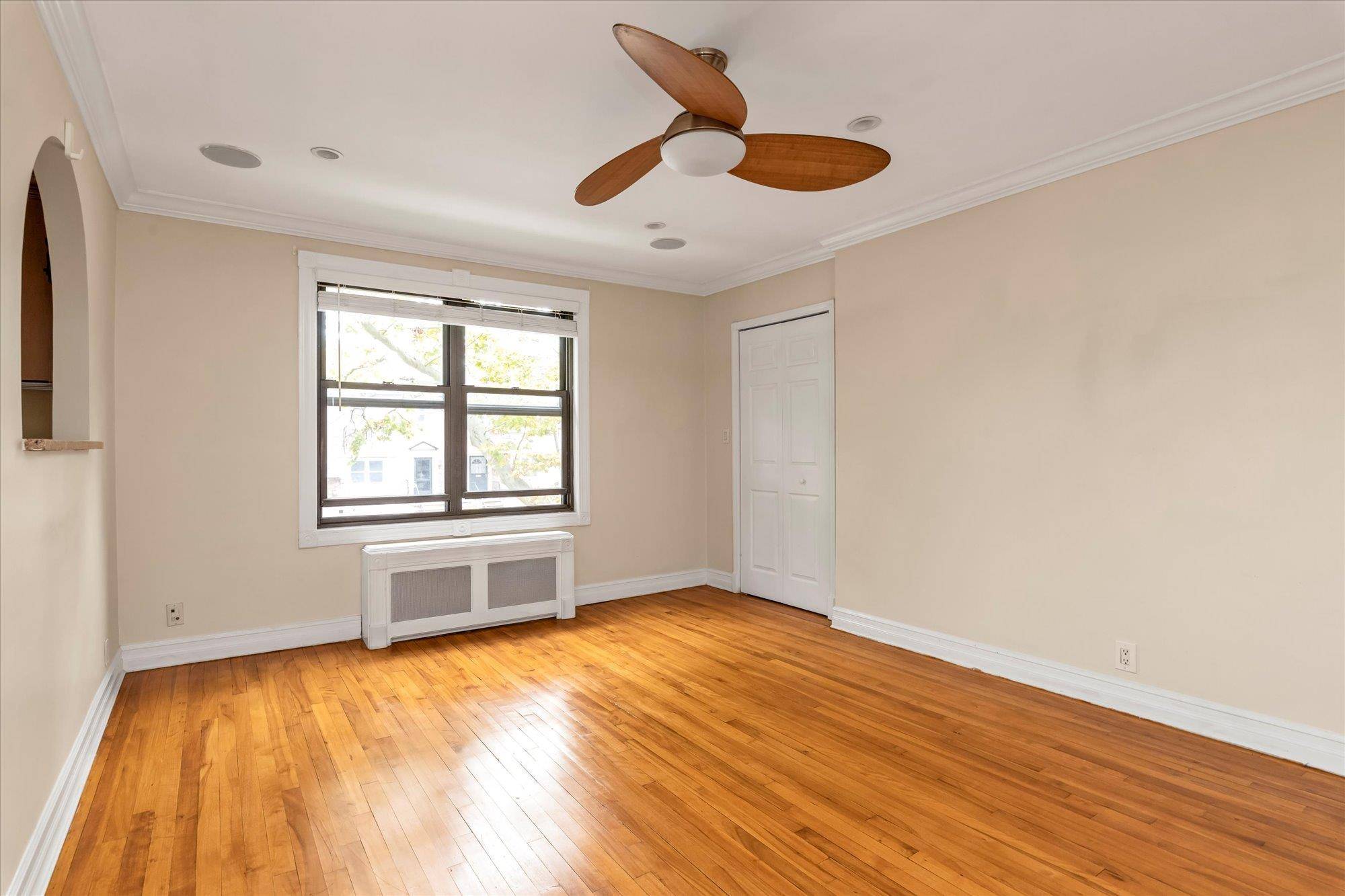 Fresh Meadows, NY 11365,69-46 197th St #2