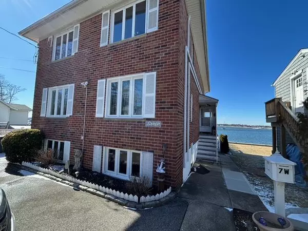 Port Washington, NY 11050,7 Sintsink DR #B