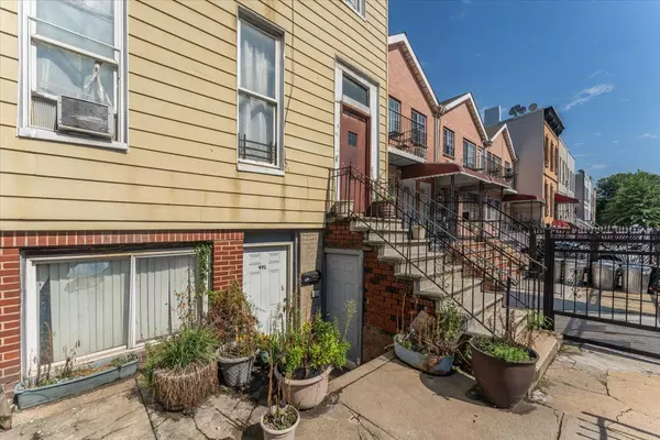 Brooklyn, NY 11207,991 Halsey ST