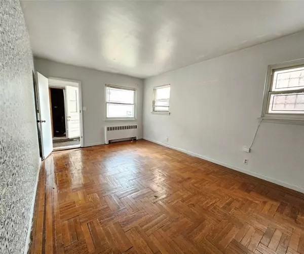 Bronx, NY 10462,2116 Paulding AVE