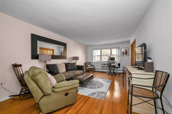 Corona, NY 11368,99-10 60 Ave 60 Ave #3B
