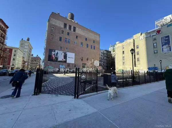 New York (manhattan), NY 10013,141 Grand Street