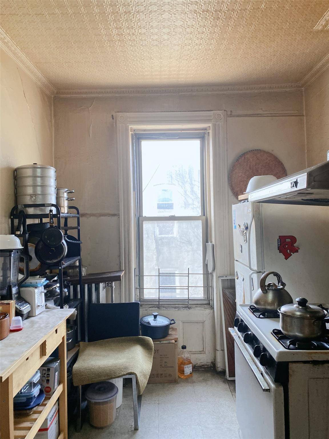 Ridgewood, NY 11385,68-28 60th ST