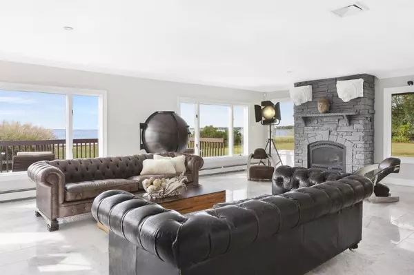 Center Moriches, NY 11934,140 Ocean AVE