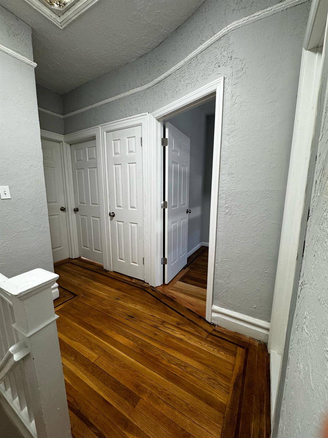 Jamaica, NY 11427,8989 Vanderveer ST